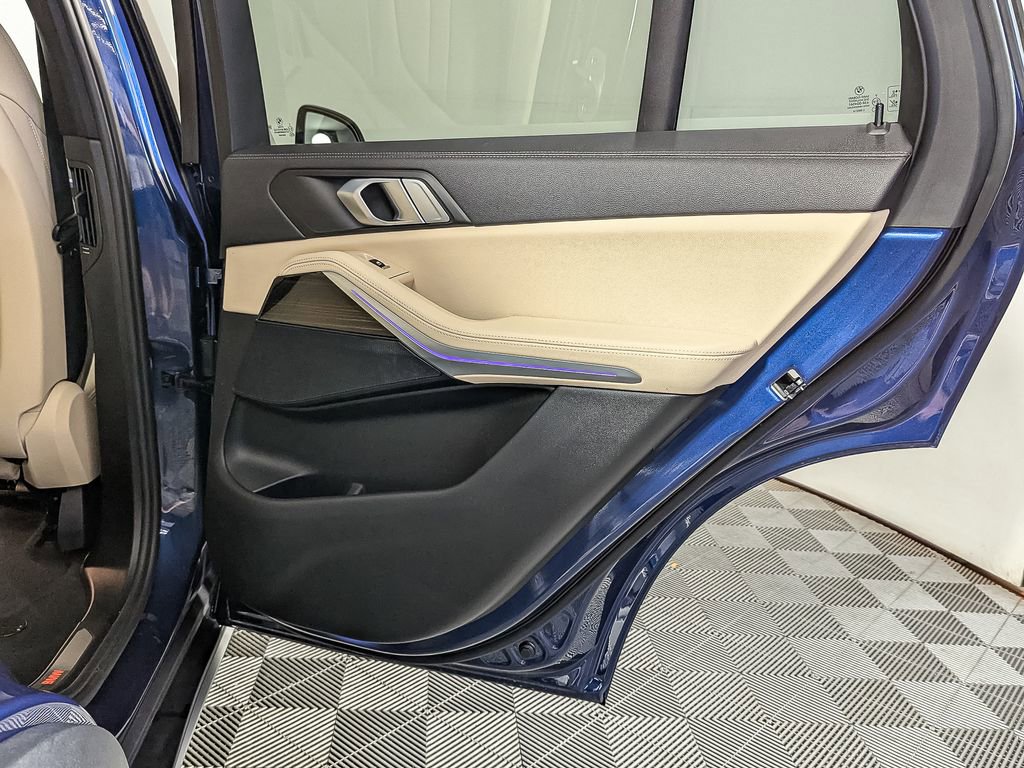 Used 2021 BMW X5 xDrive40i w/ Convenience Package image 39