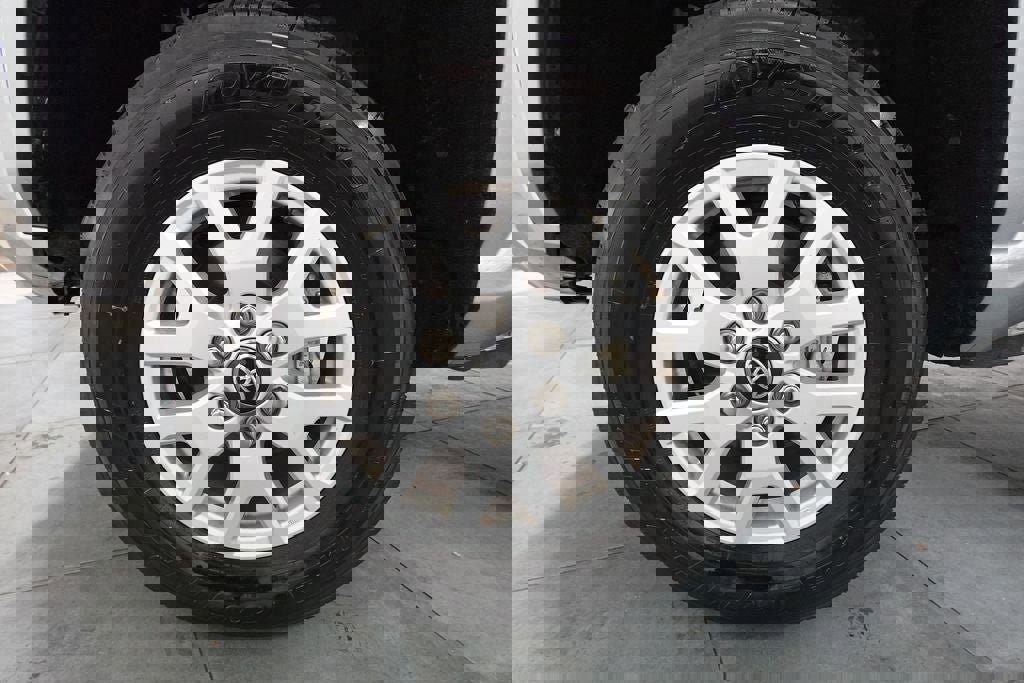 Used 2024 Toyota Tacoma SR5 image 32