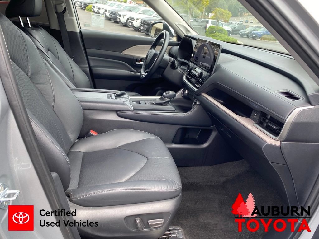 Certified 2024 Toyota Grand Highlander AWD image 17