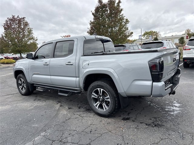 Used 2018 Toyota Tacoma TRD Sport image 8
