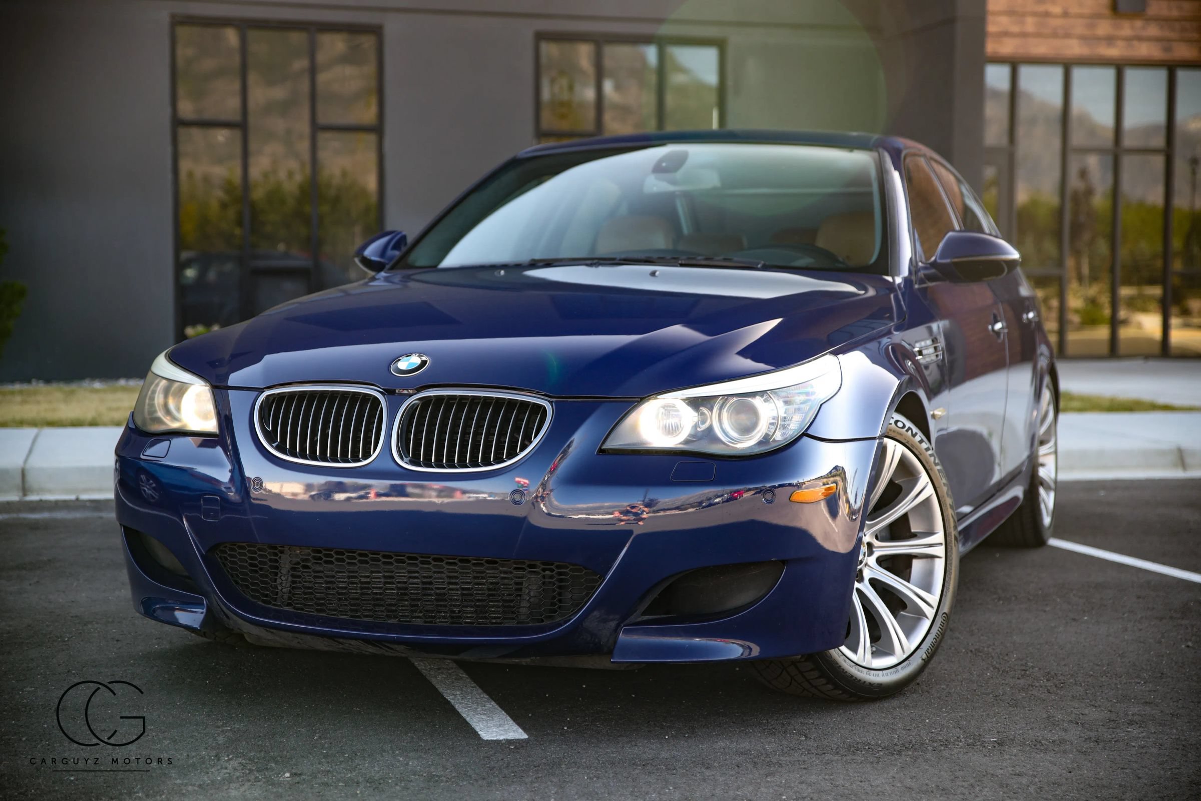 Used 2010 BMW M5 RWD image 2
