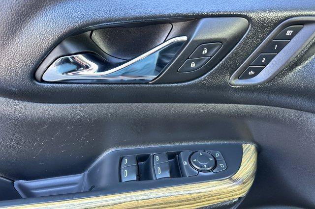 Used 2018 GMC Acadia Denali w/ Technology Package FWD image 11
