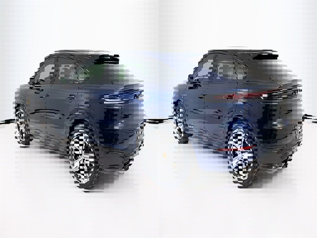 New 2026 Porsche Cayenne S image 3