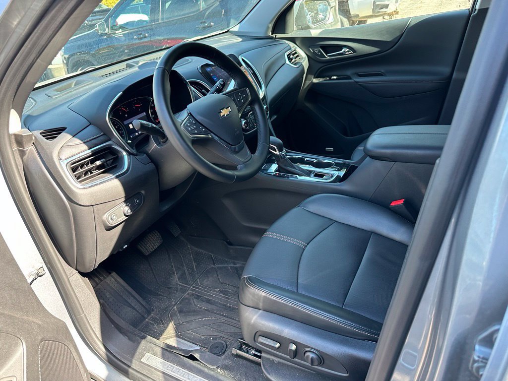 Used 2023 Chevrolet Equinox Premier AWD/4WD image 21