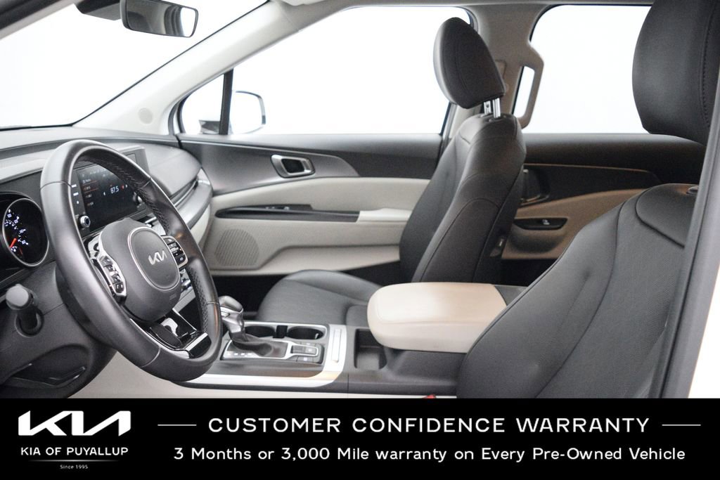 Used 2024 Kia Carnival LX FWD image 10