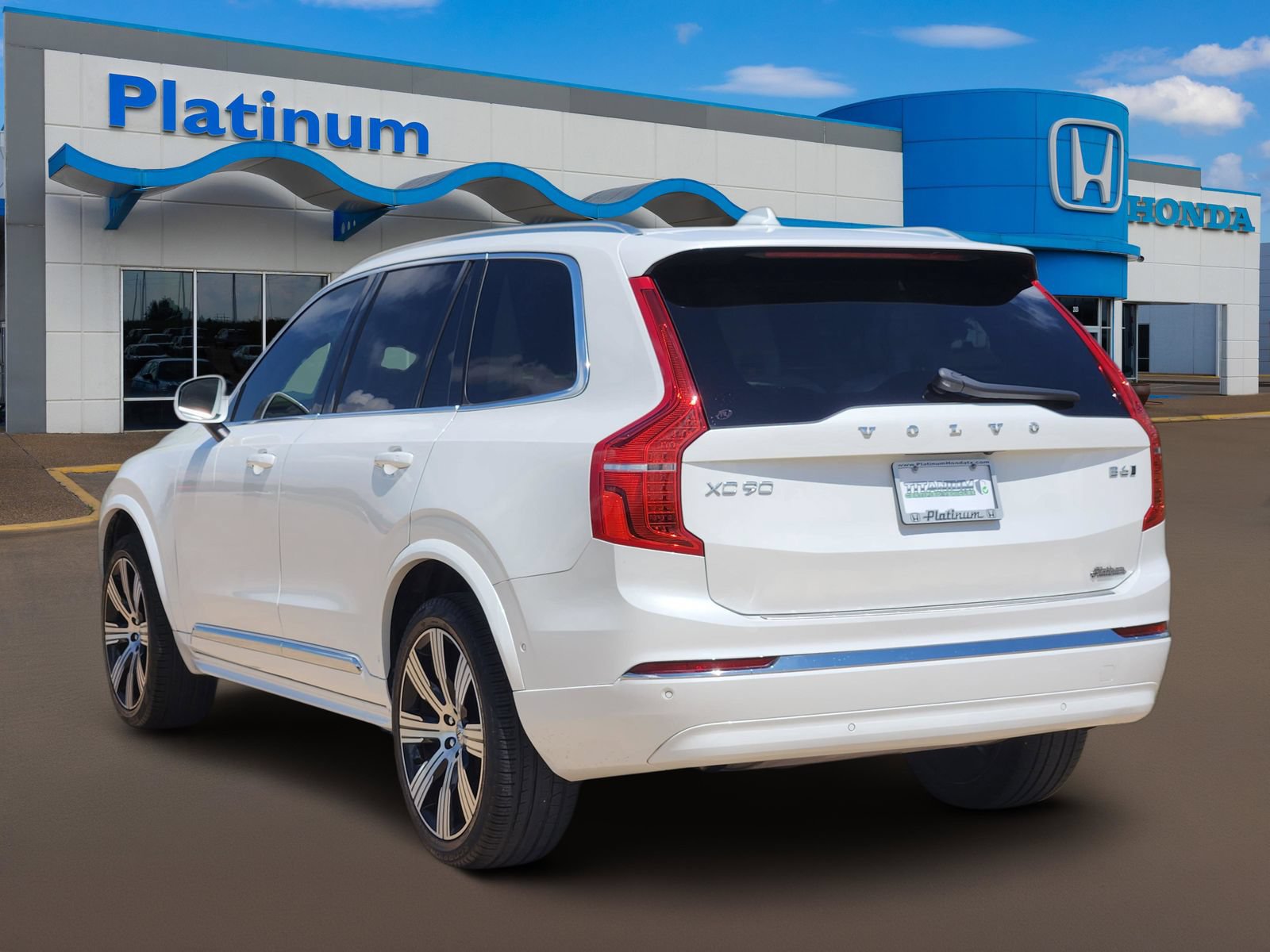 Used 2023 Volvo XC90 B6 Ultimate w/ Protection Package Premier AWD/4WD image 5