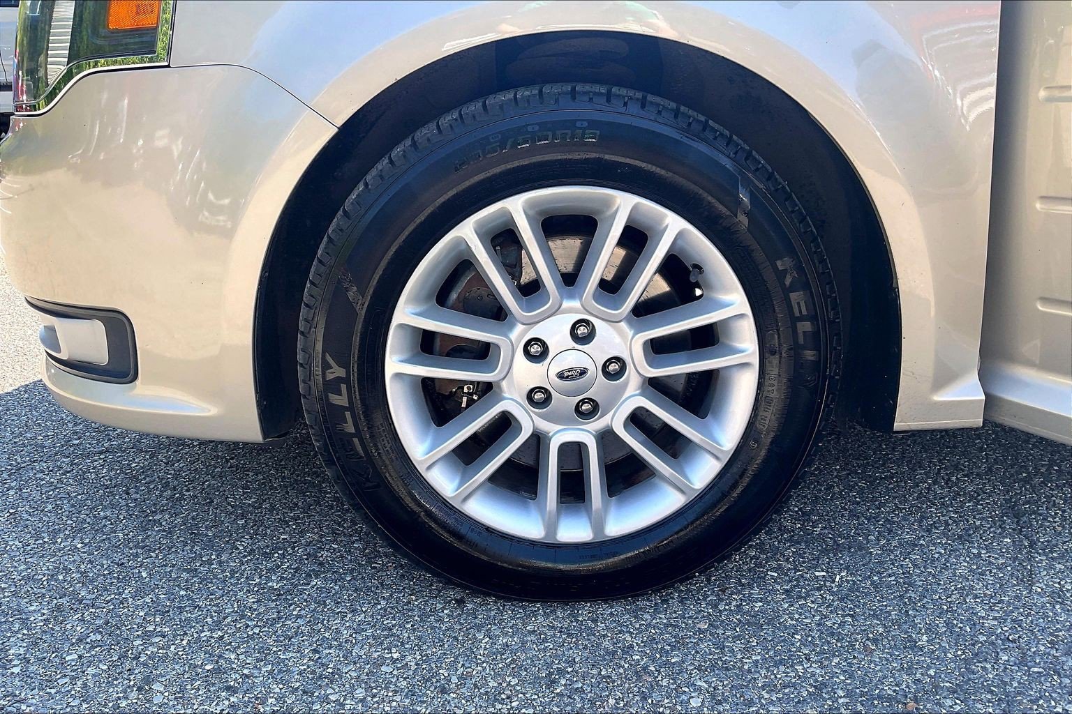 Used 2017 Ford Flex SEL w/ Equipment Group 202A AWD/4WD image 9