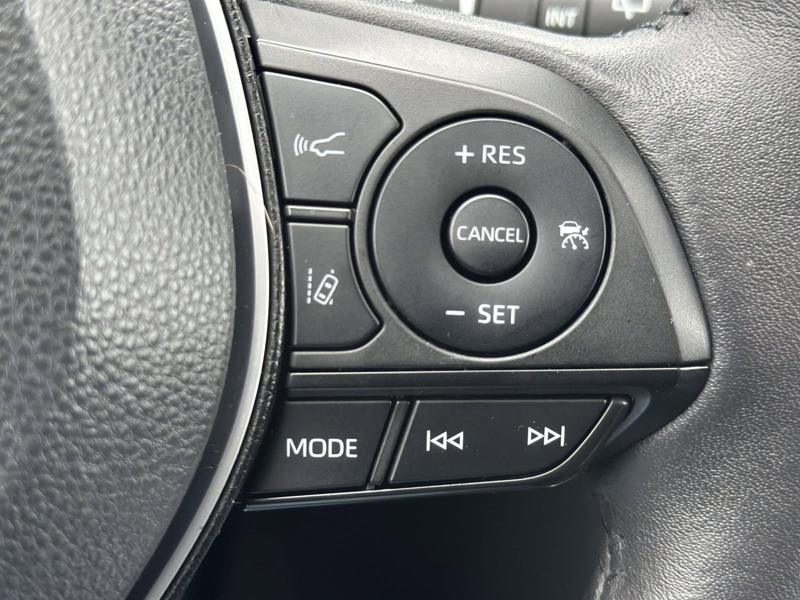 Used 2023 Toyota RAV4 XLE w/ Convenience Package image 15