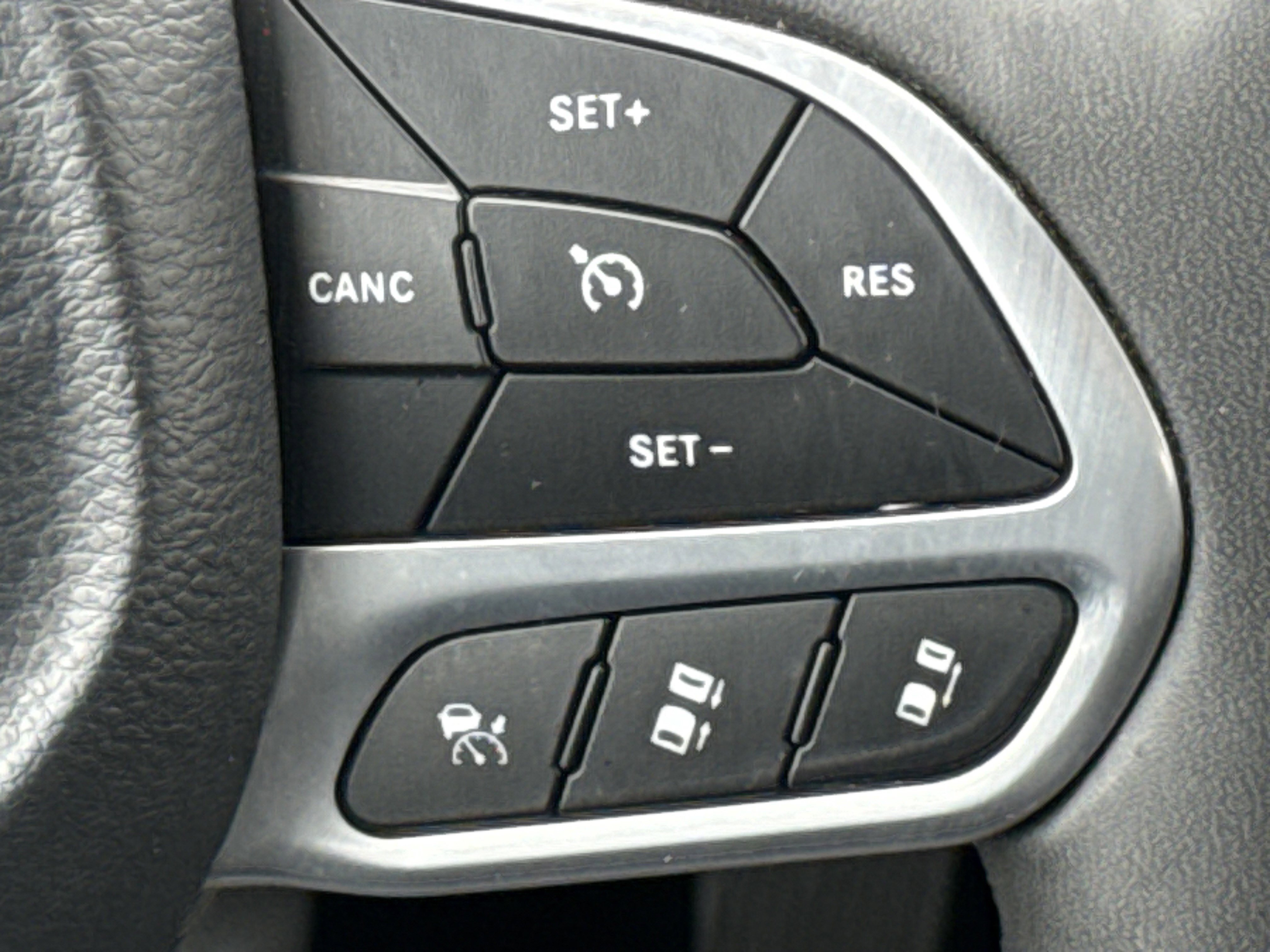 Used 2024 Chrysler Pacifica Touring-L FWD image 14