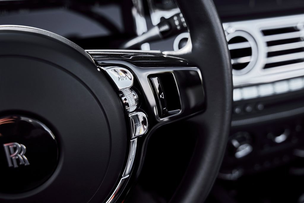Used 2018 Rolls-Royce Dawn RWD image 51