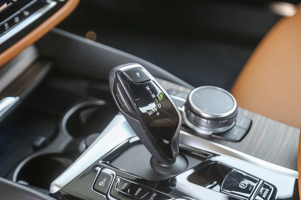 Certified 2023 BMW 530e w/ Convenience Package RWD image 16