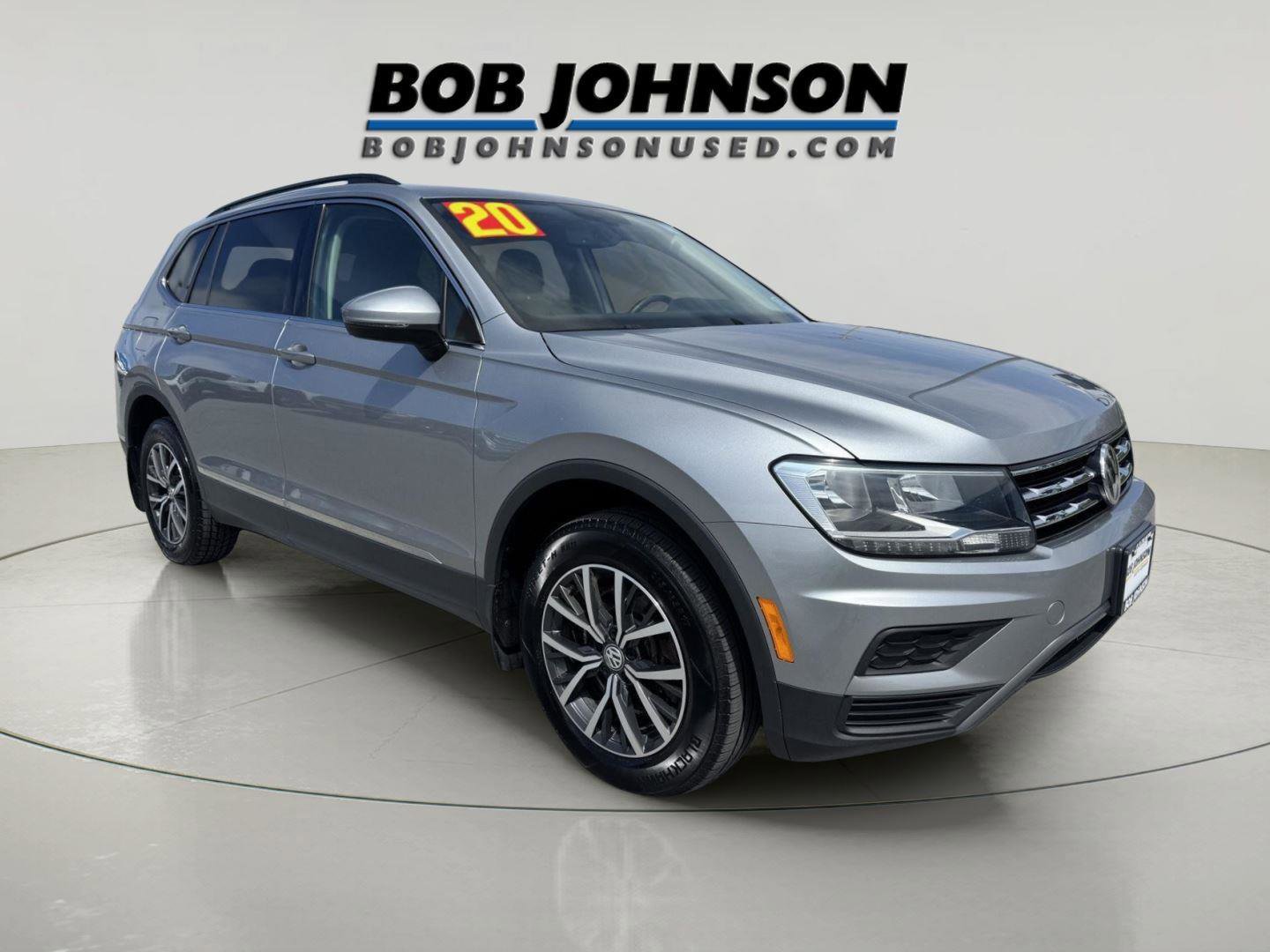 Used 2020 Volkswagen Tiguan SE w/ Panoramic Sunroof Package AWD/4WD image 1