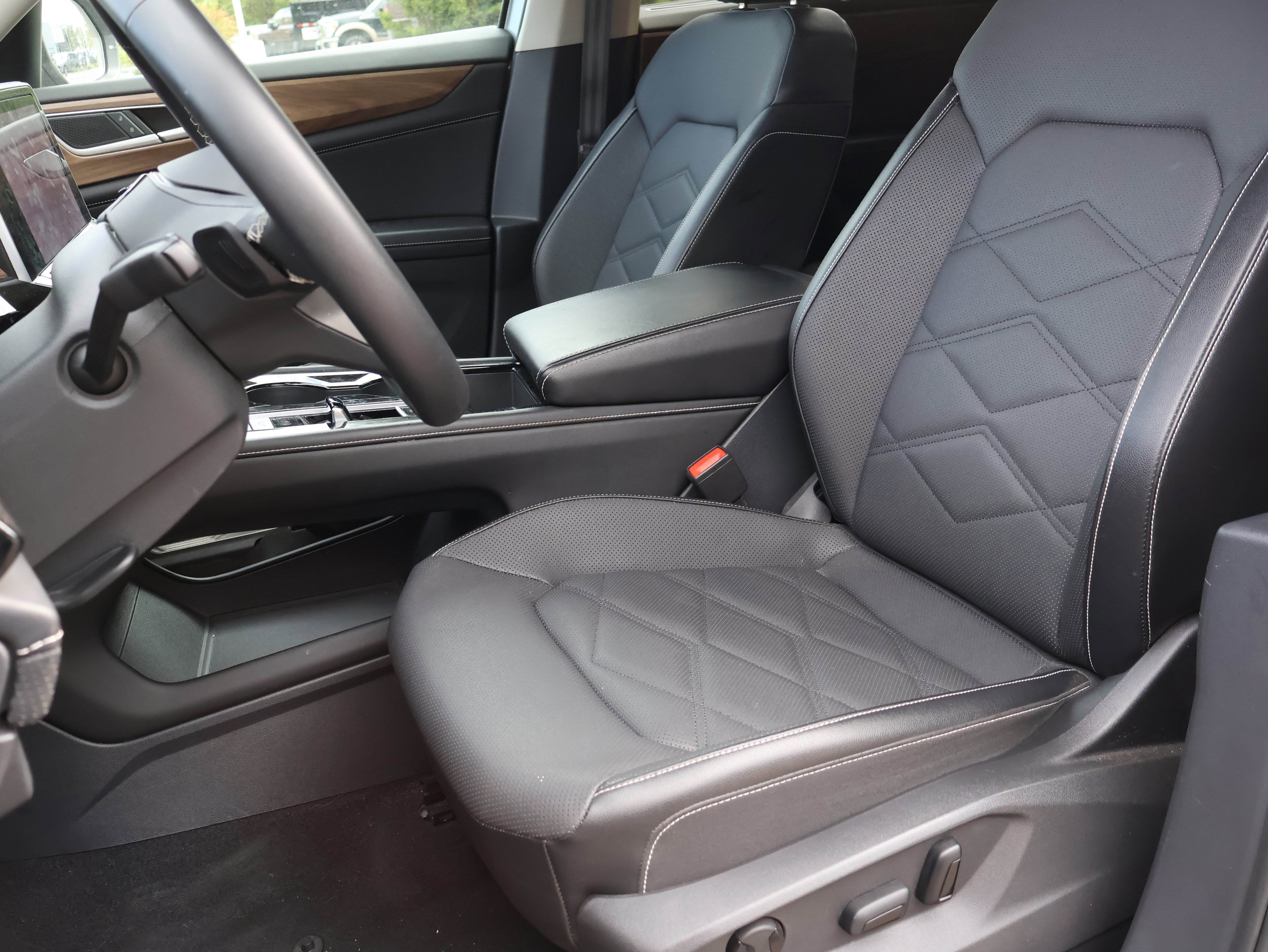 Used 2024 Volkswagen Atlas SE image 49