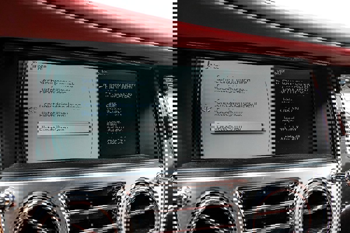 Used 2016 Rolls-Royce Dawn image 25