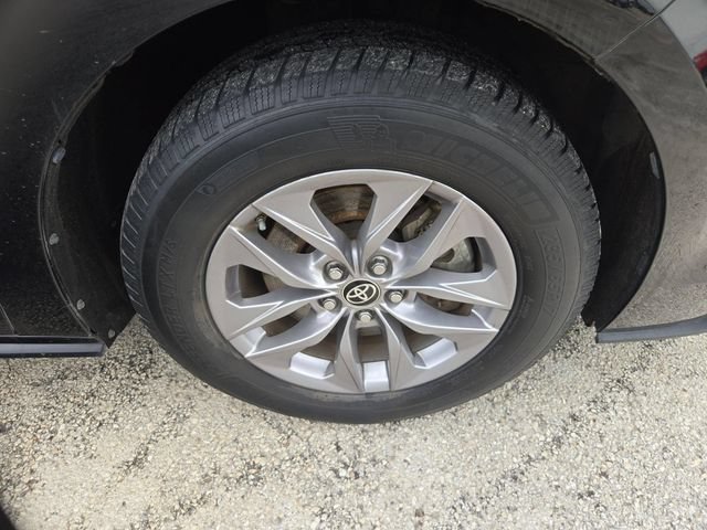 Used 2022 Toyota Sienna LE FWD image 28