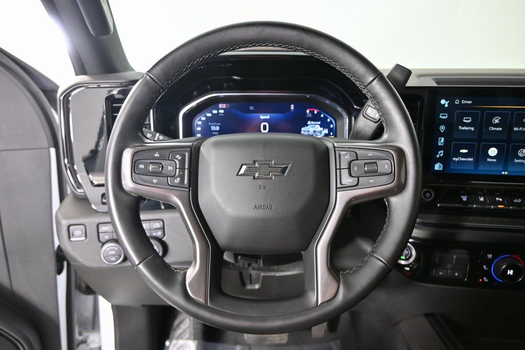 Used 2024 Chevrolet Silverado 2500 ZR2 w/ Technology Package image 35