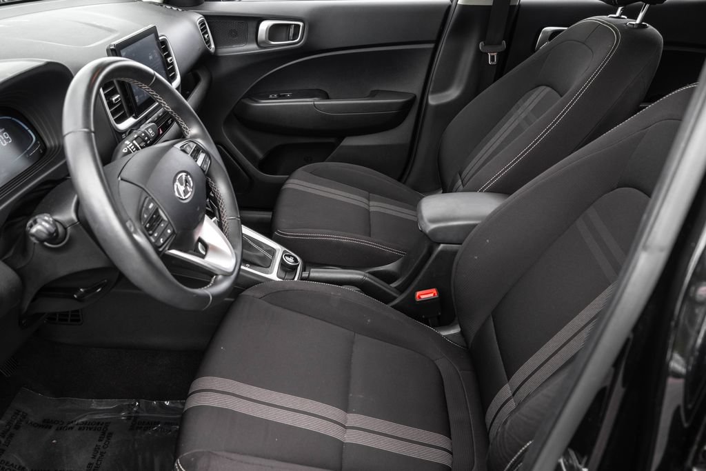 Used 2023 Hyundai Venue SEL w/ Cargo Package FWD image 14