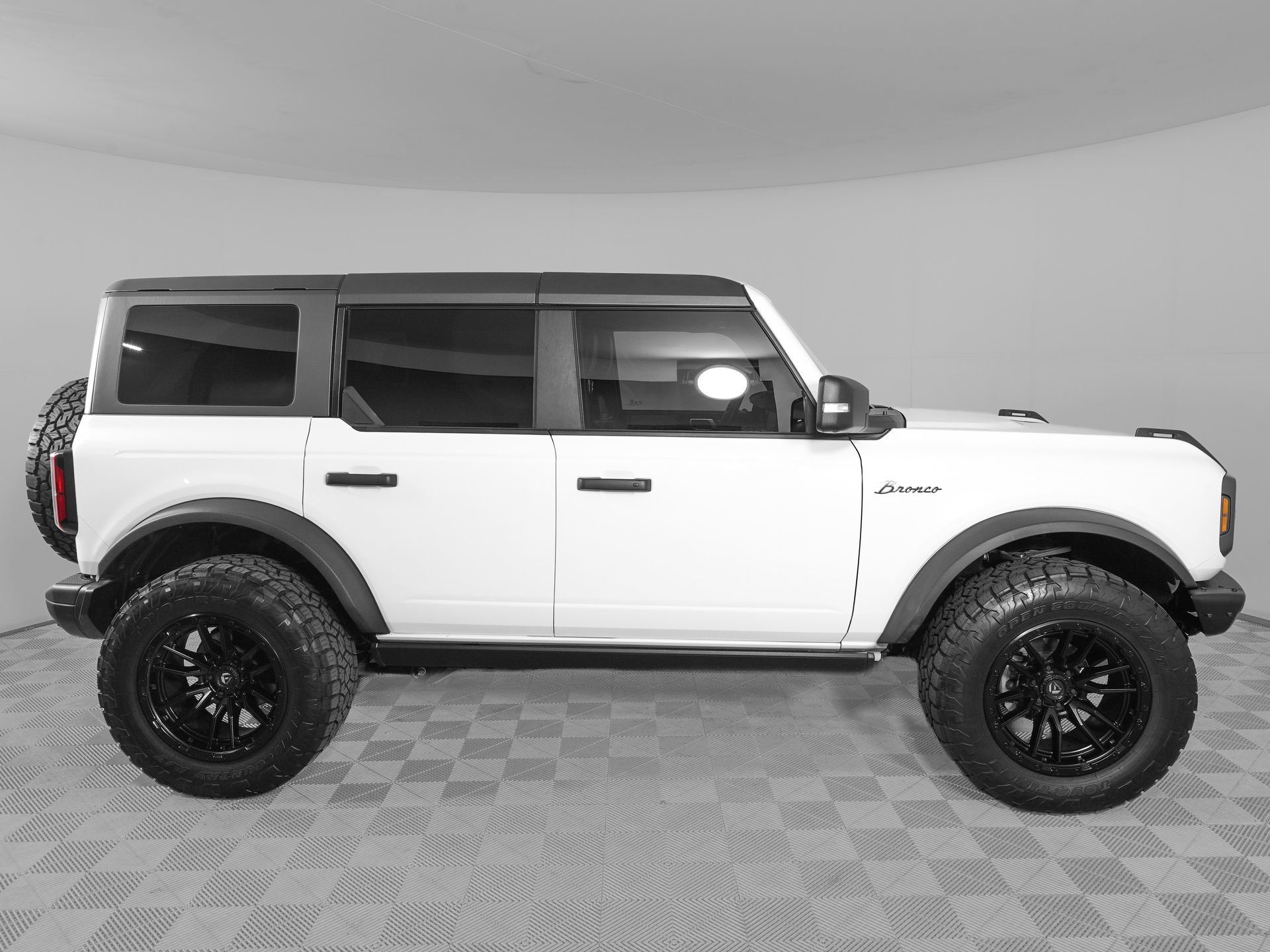 Used 2024 Ford Bronco Badlands AWD/4WD image 4