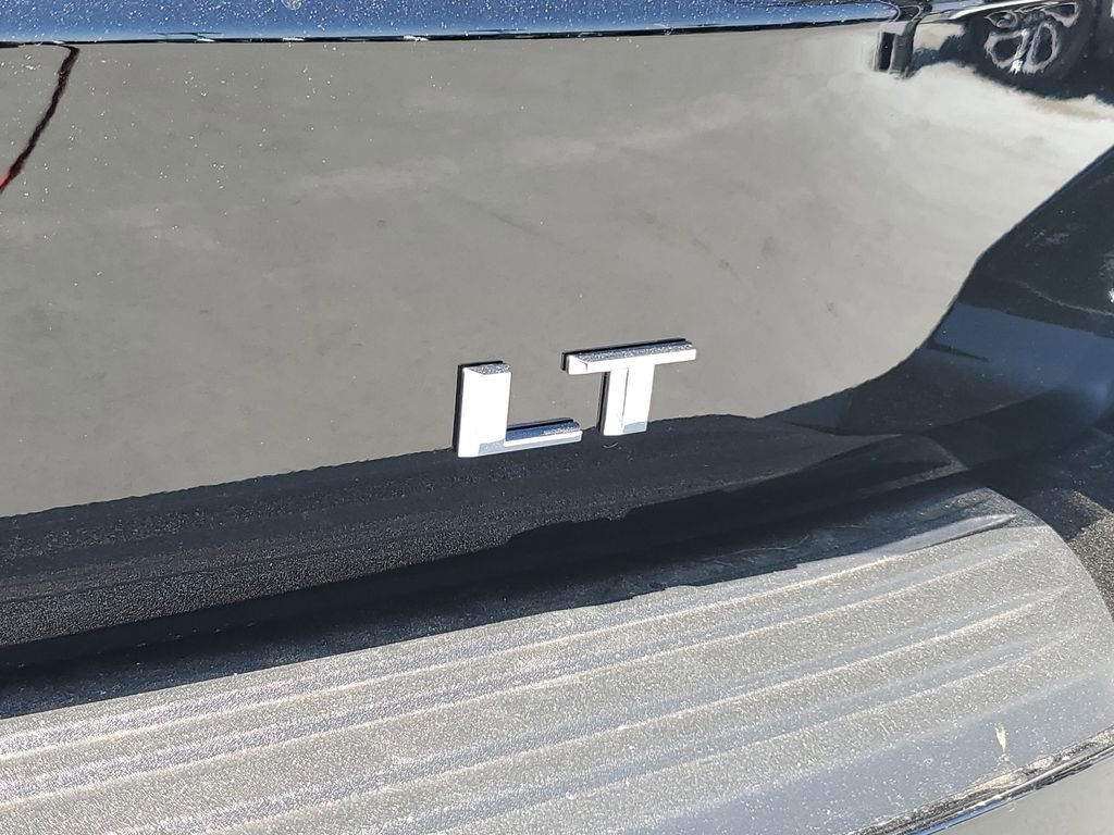 New 2026 Chevrolet Suburban LT w/ Comfort Package image 3