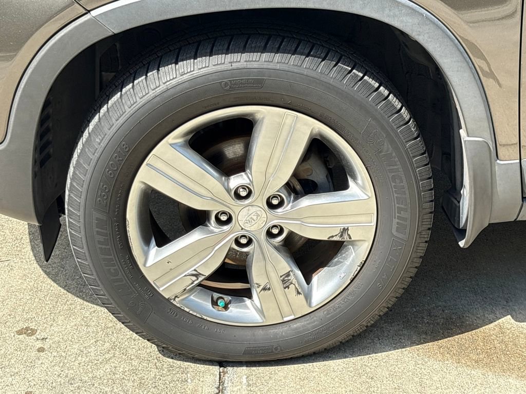 Used 2013 Kia Sorento EX image 11