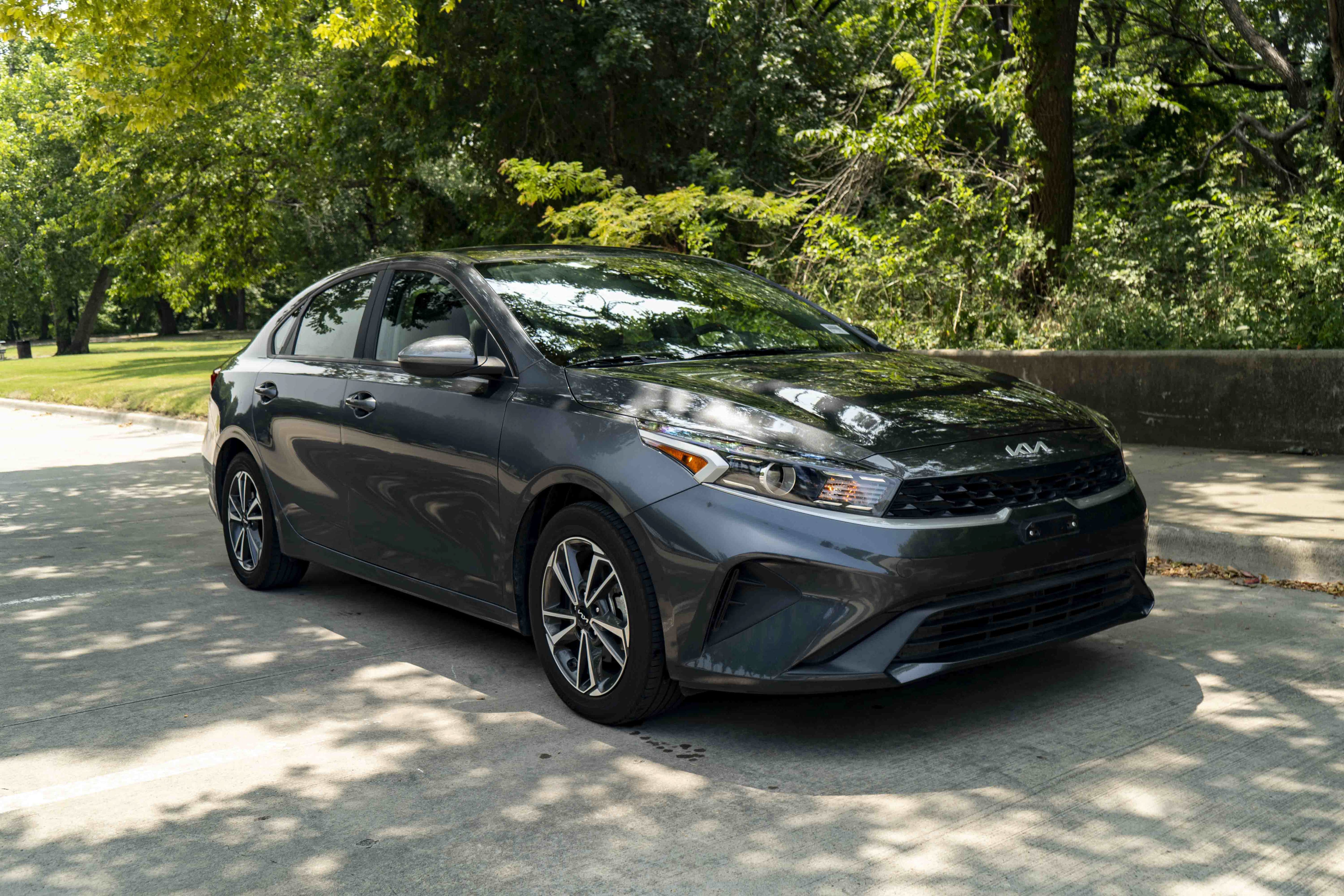 Used 2023 Kia Forte LXS FWD image 2