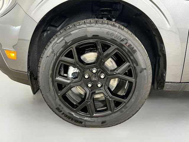 New 2026 Ford Maverick Lariat w/ Black Appearance Package image 31