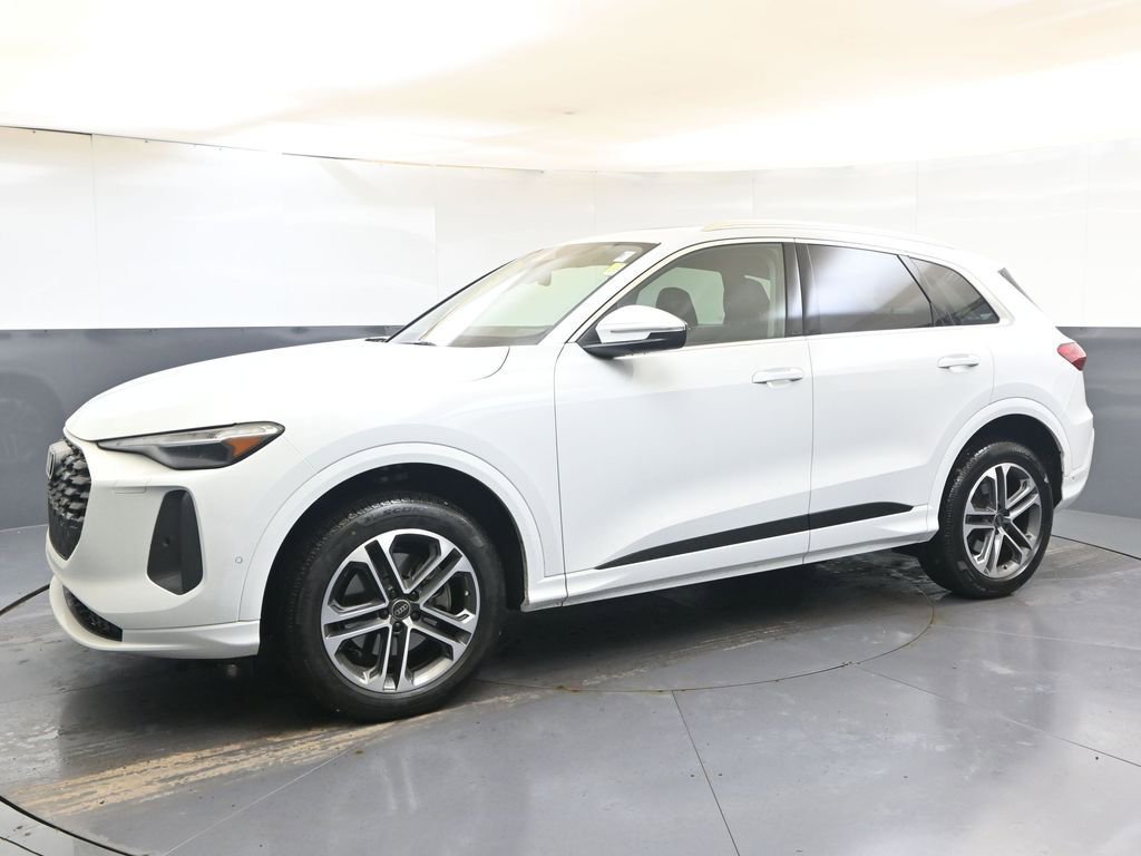 Certified 2025 Audi Q5 Premium Plus w/ Premium Plus image 2