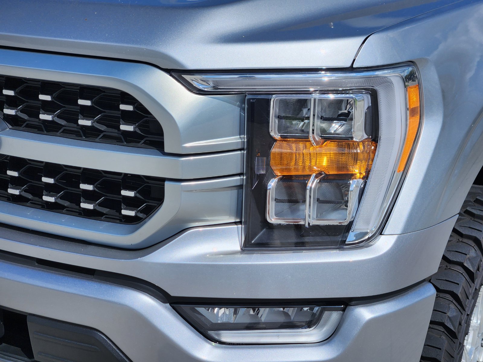 Used 2023 Ford F150 Lariat AWD/4WD image 9