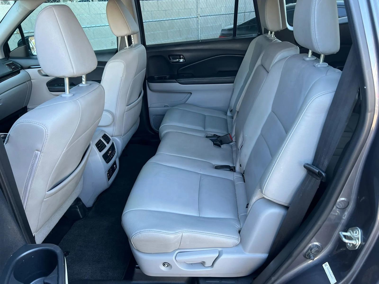 Used 2016 Honda Pilot Touring image 10