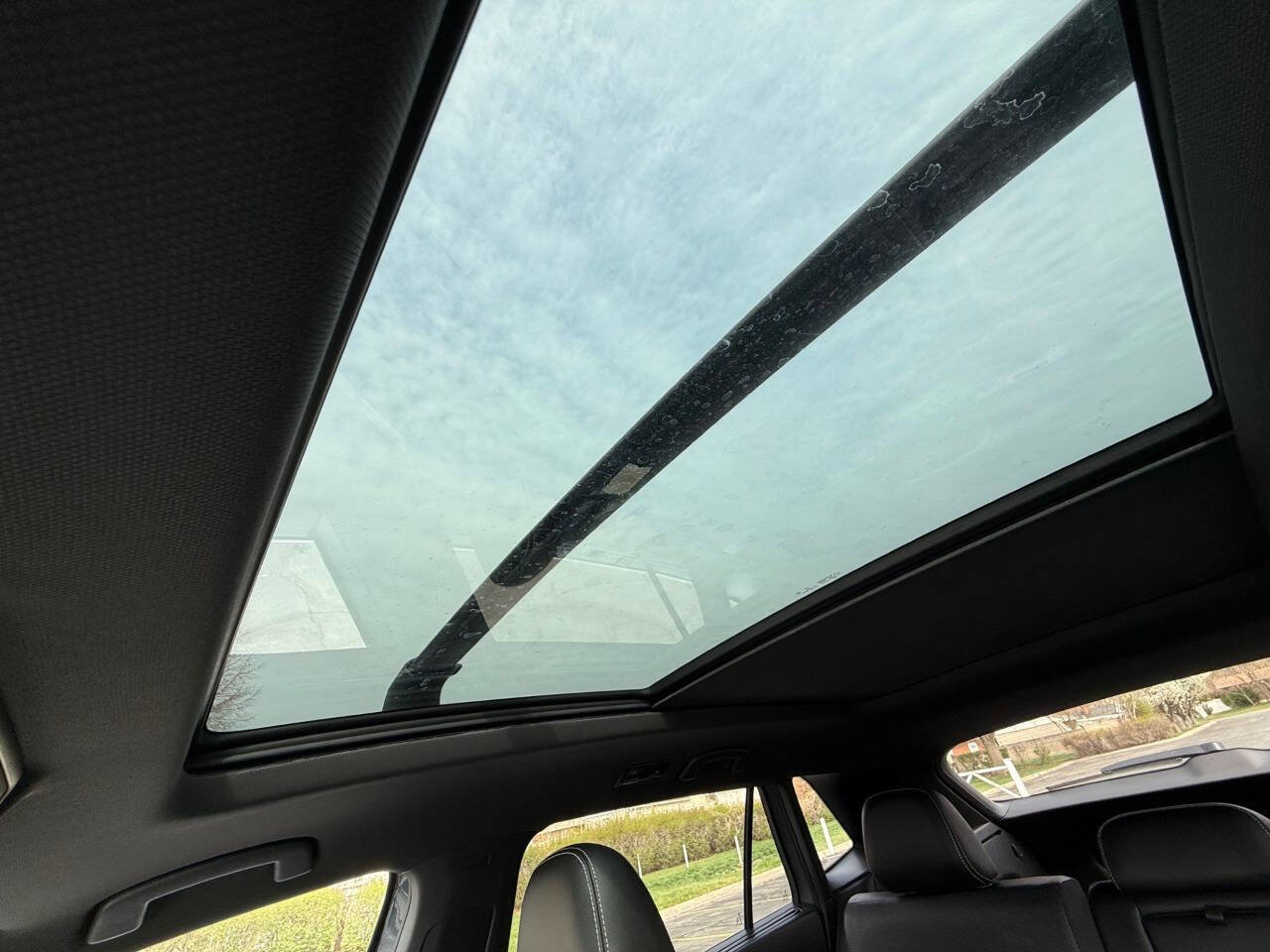 Used 2021 Volkswagen Atlas Cross Sport SEL Premium R-Line image 14