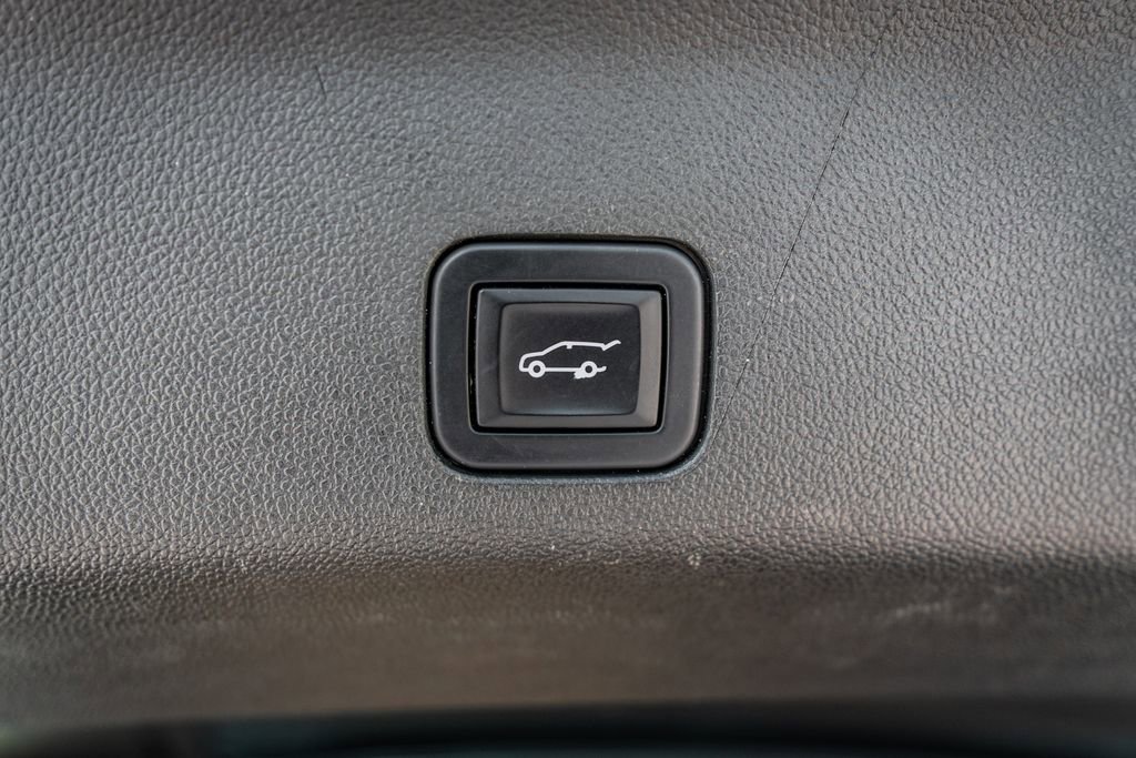 Used 2022 Chevrolet Tahoe RST w/ Sport Performance Package image 45