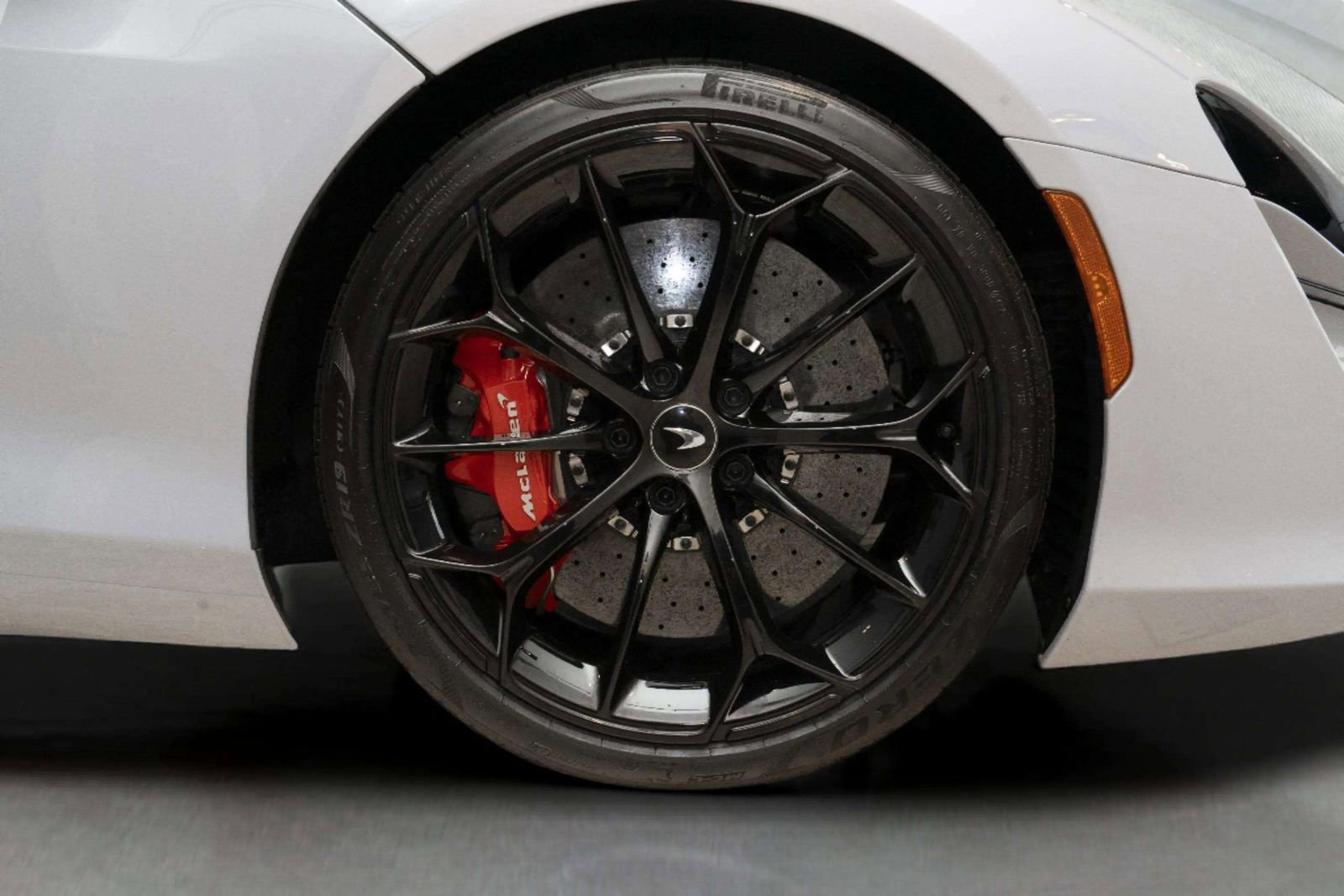 Used 2023 McLaren Artura RWD image 37