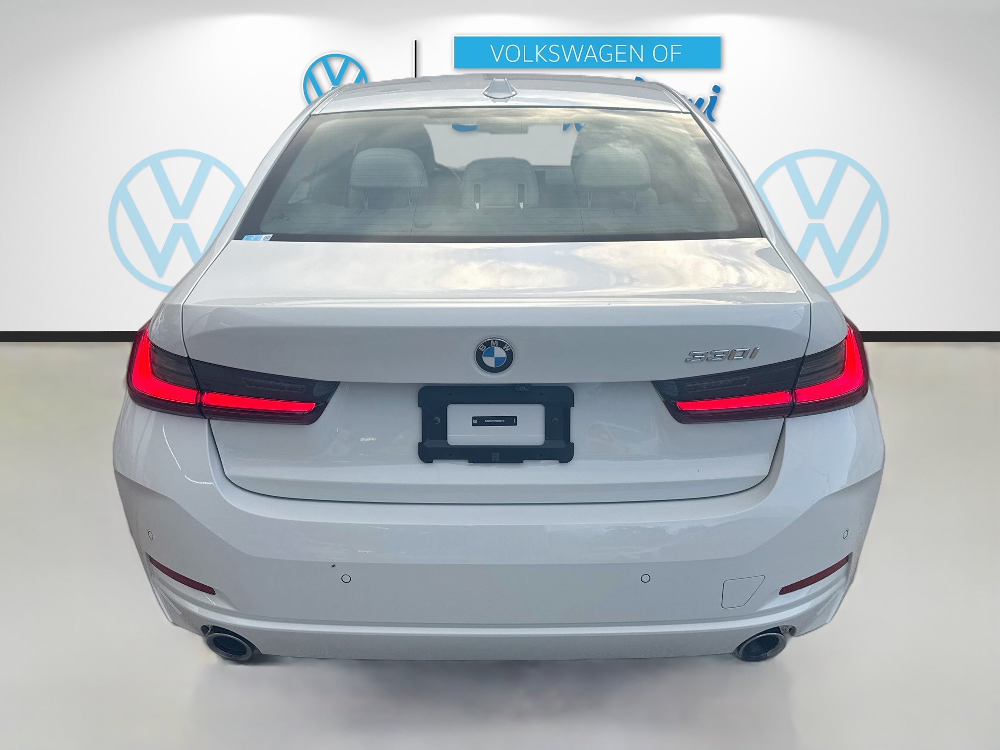 Used 2024 BMW 330i Sedan w/ Convenience Package RWD image 6