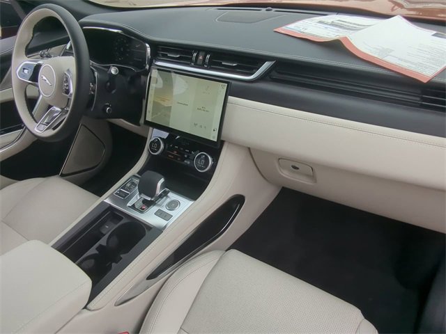 New 2025 Jaguar F-PACE R-Dynamic S image 6