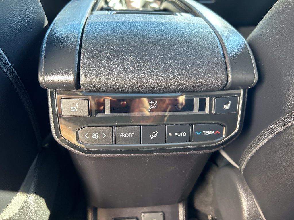 Certified 2022 Toyota Highlander Platinum AWD/4WD image 35