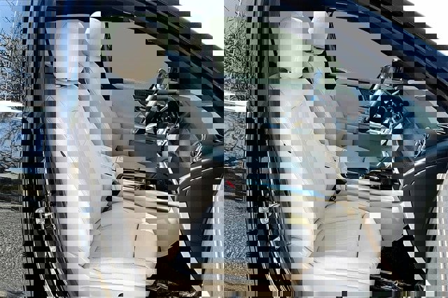 Certified 2025 Mercedes-Benz GLA 250 4MATIC image 33