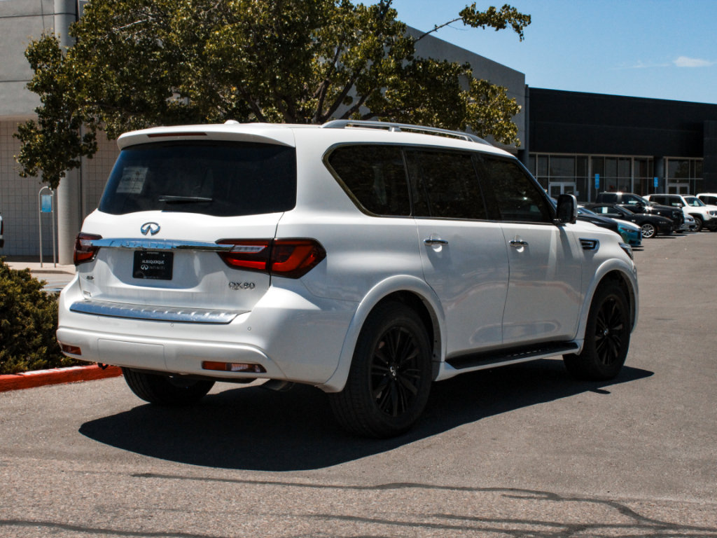Used 2023 INFINITI QX80 Luxe w/ Cargo Package AWD/4WD image 5