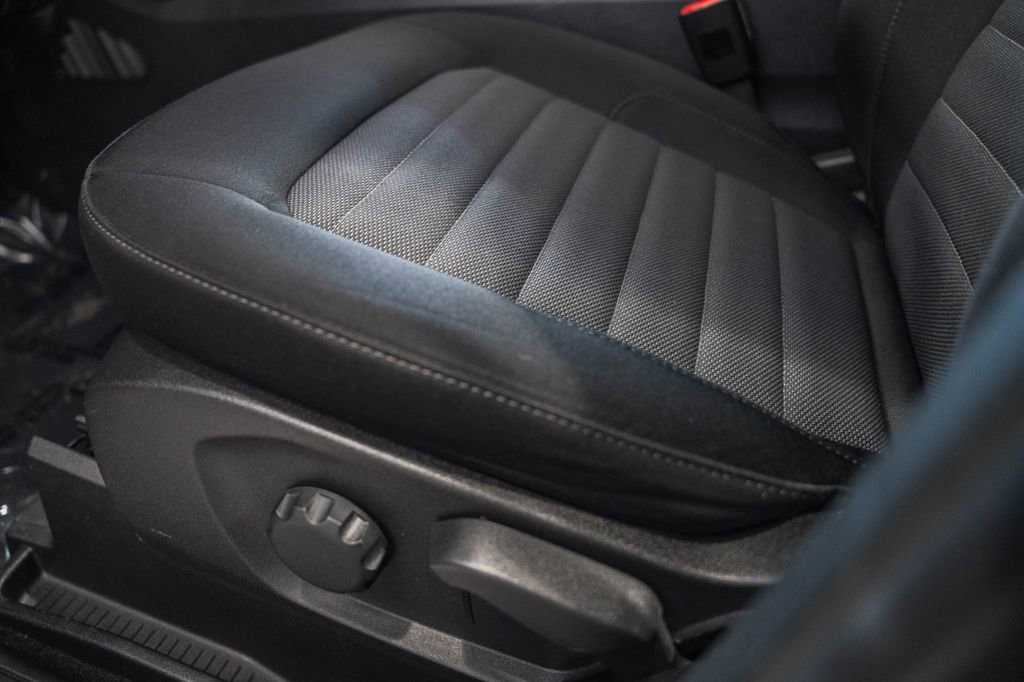 Used 2022 Ford Edge SE image 31