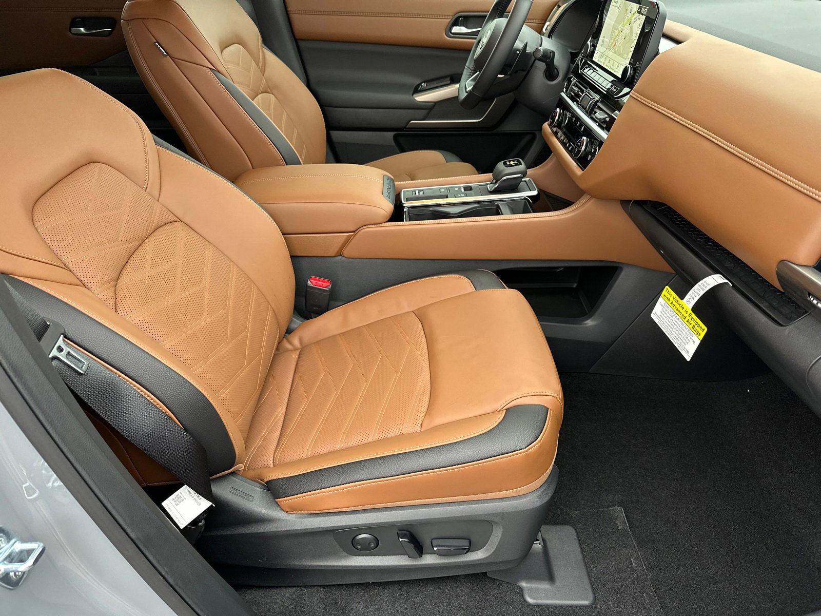 New 2025 Nissan Pathfinder Platinum image 13