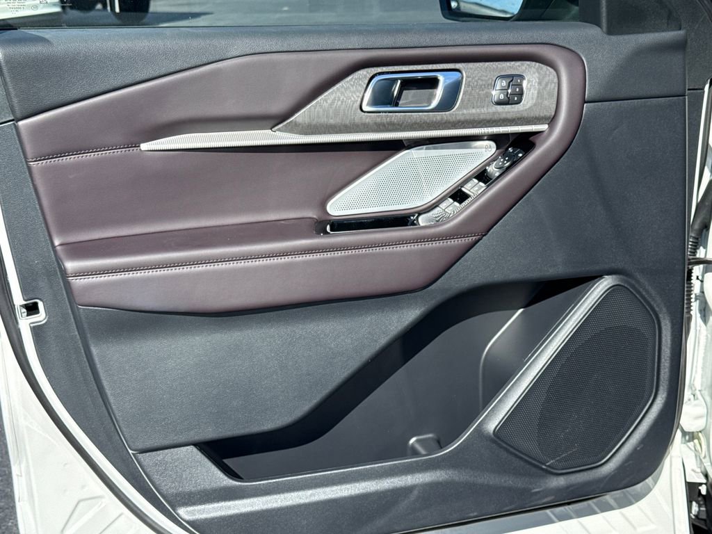 New 2026 Ford Explorer Platinum image 18