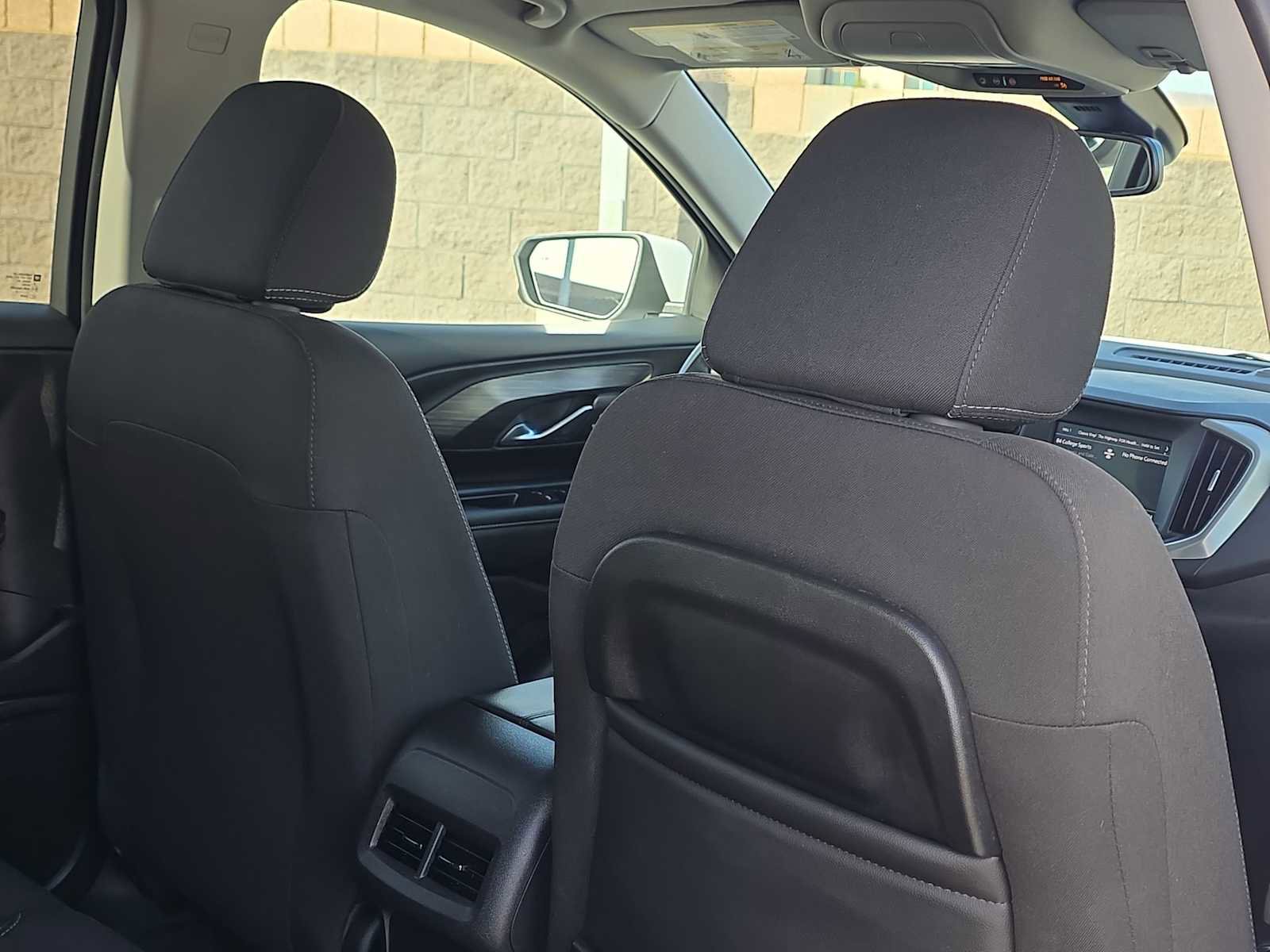 Used 2024 GMC Terrain SLE w/ Driver Convenience Package image 16