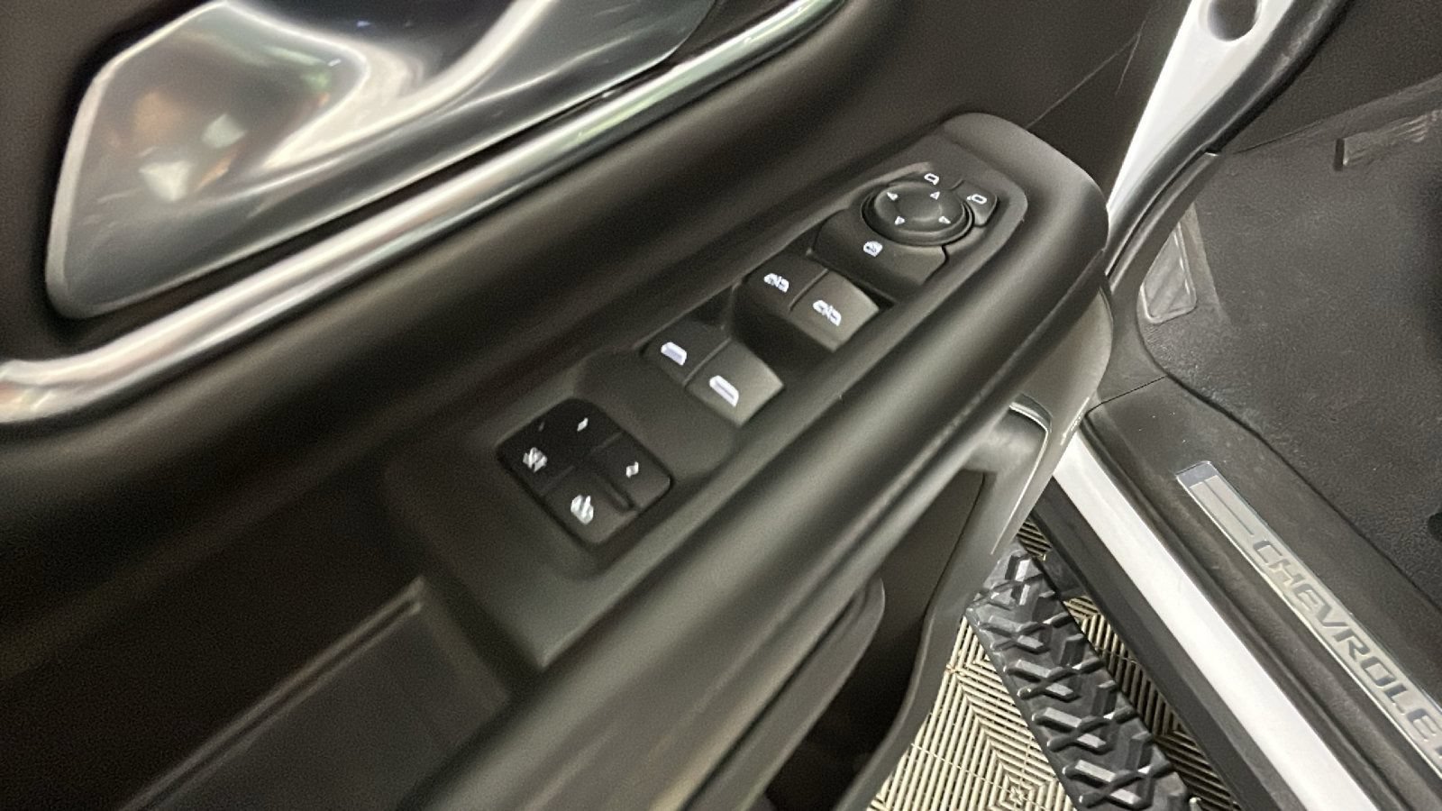 Used 2022 Chevrolet Tahoe Z71 AWD/4WD image 13