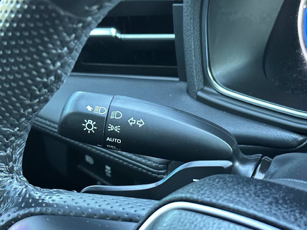 Used 2022 Toyota Avalon XSE FWD image 30