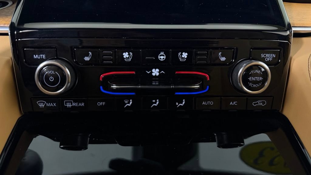 Used 2023 Jeep Grand Cherokee Summit AWD/4WD image 25