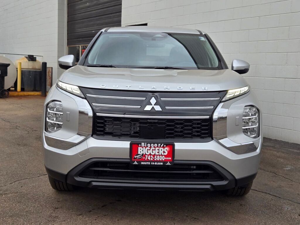 New 2026 Mitsubishi Outlander ES AWD/4WD image 2