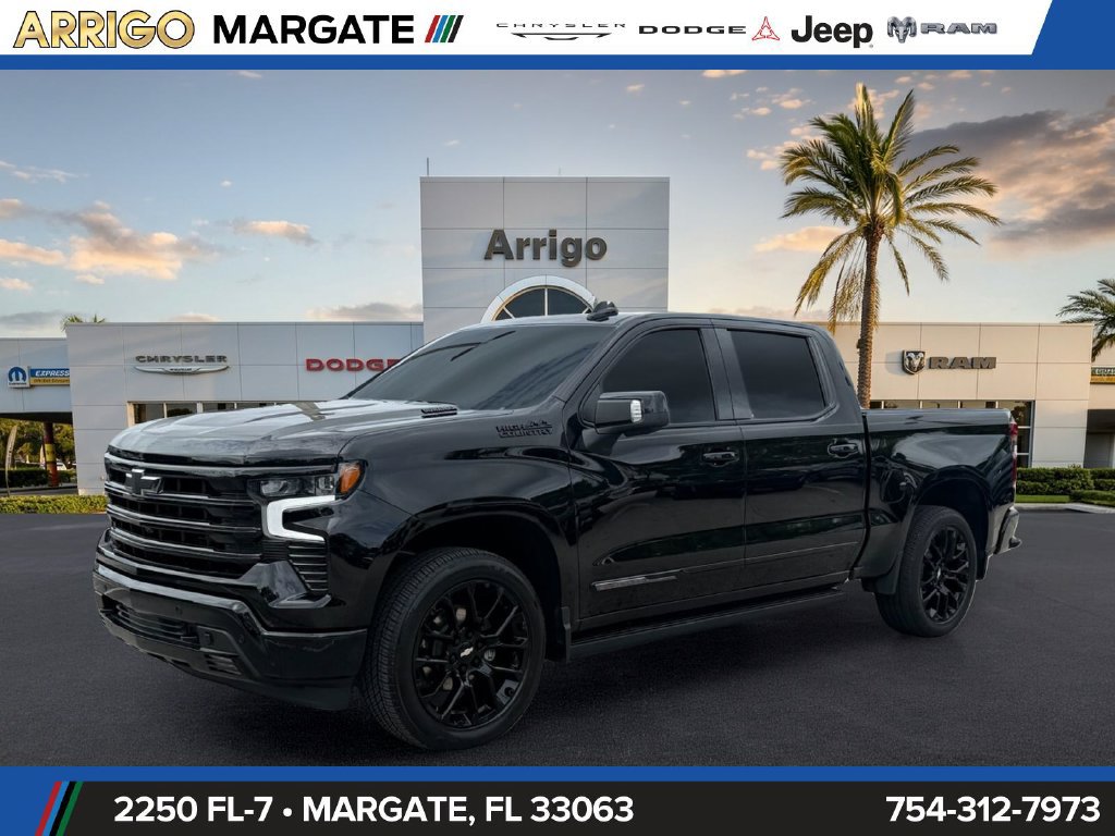 Used 2025 Chevrolet Silverado 1500 High Country w/ High Country Premium Package AWD/4WD image 3