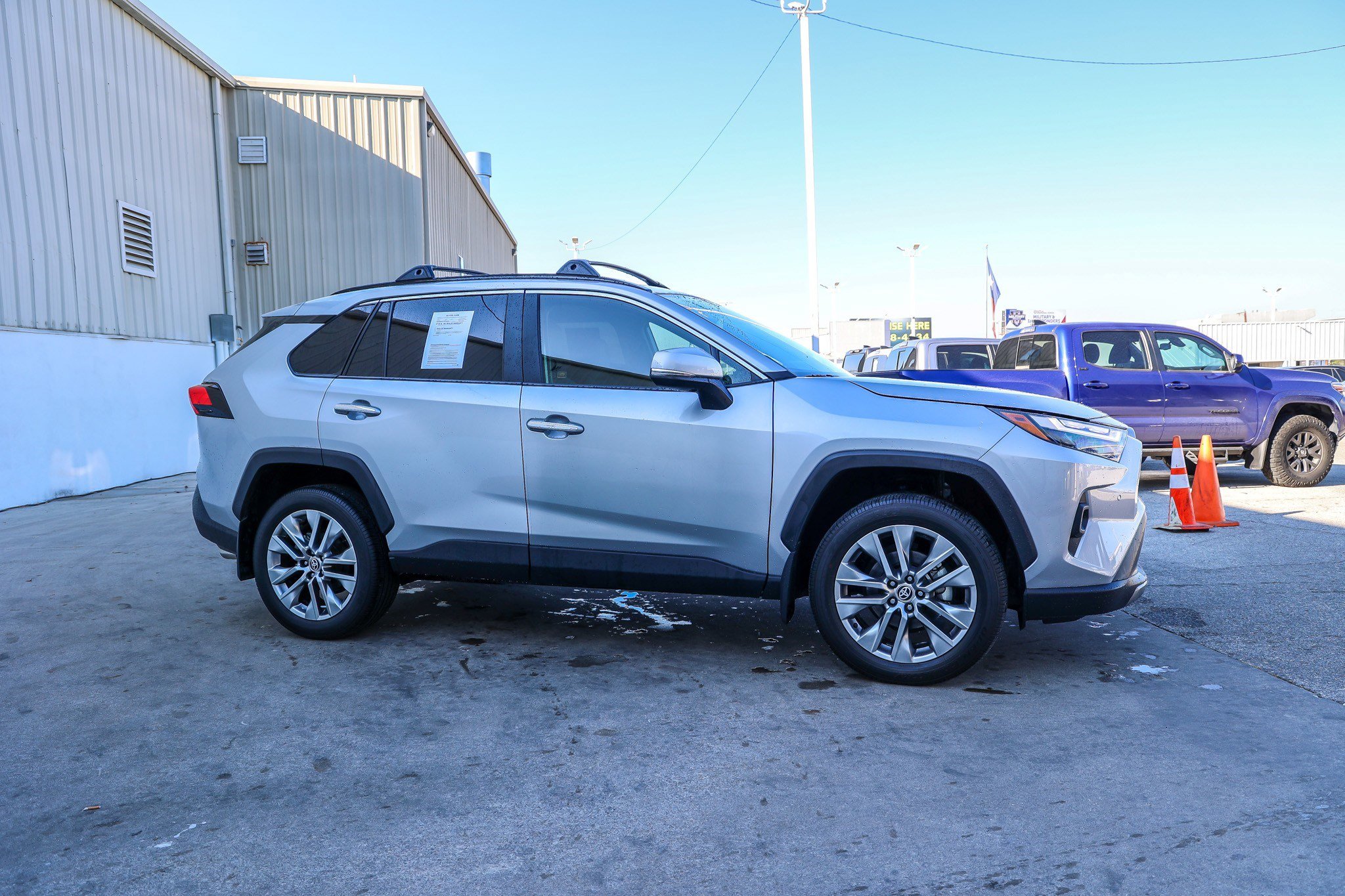 Used 2023 Toyota RAV4 Limited image 6