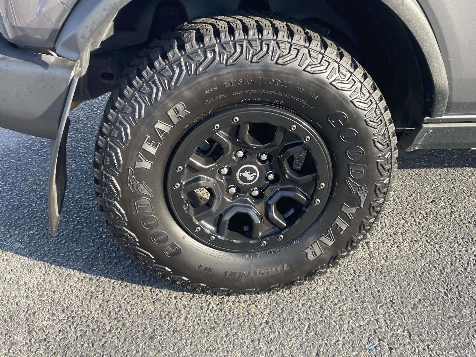 Used 2023 Ford Bronco Wildtrak image 3