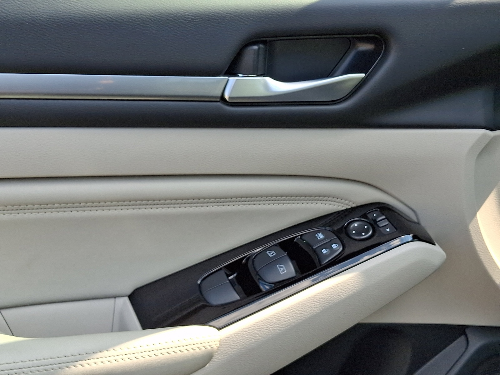 Certified 2022 Nissan Altima 2.5 SL FWD image 13