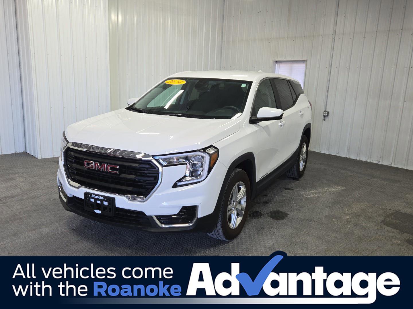 Used 2024 GMC Terrain SLE image 1
